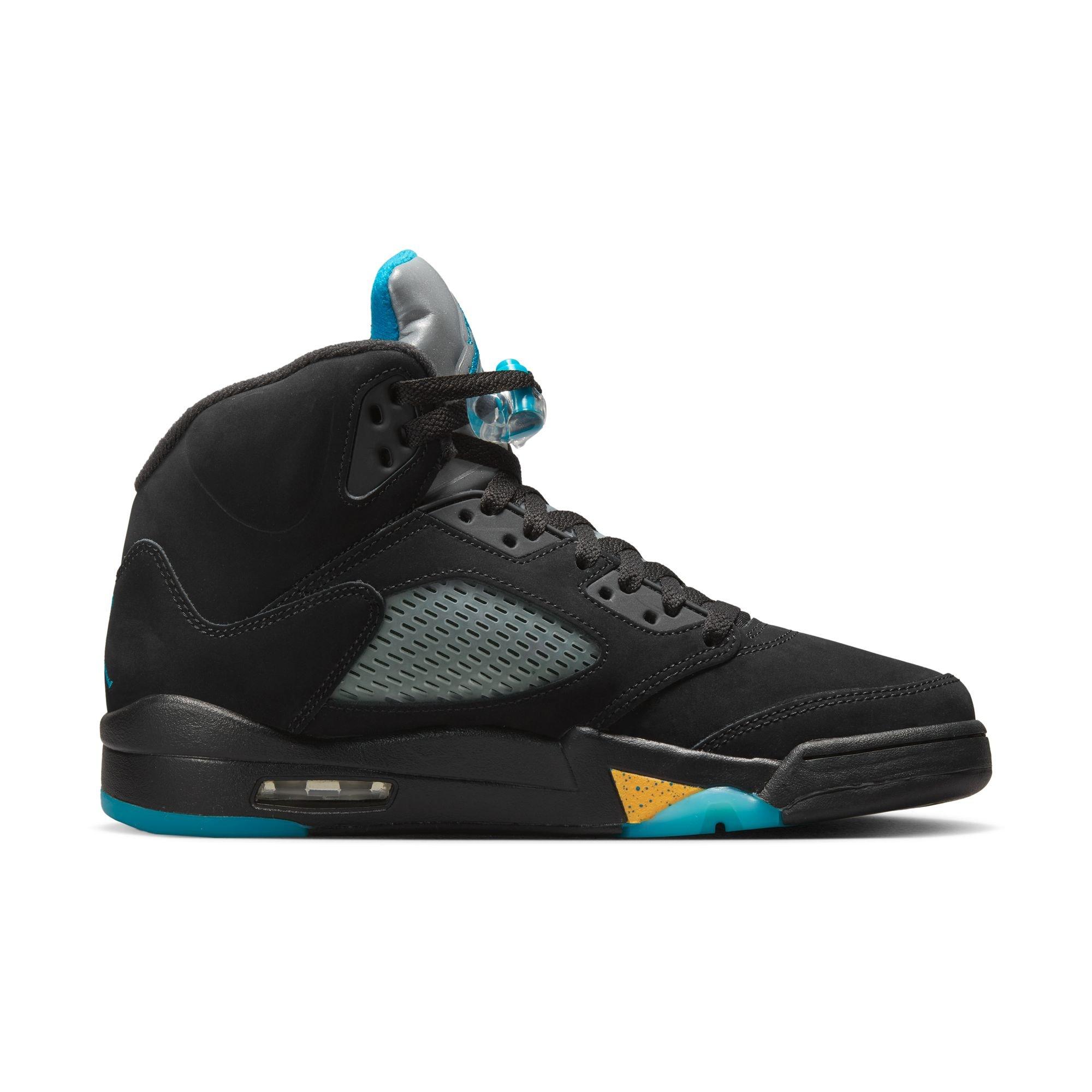 Jordan retro shop 4 hibbett sports